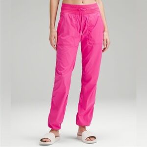 Lululemon Dance Studio Mid-Rise Pant *Full Length
Sonic Pink size 2